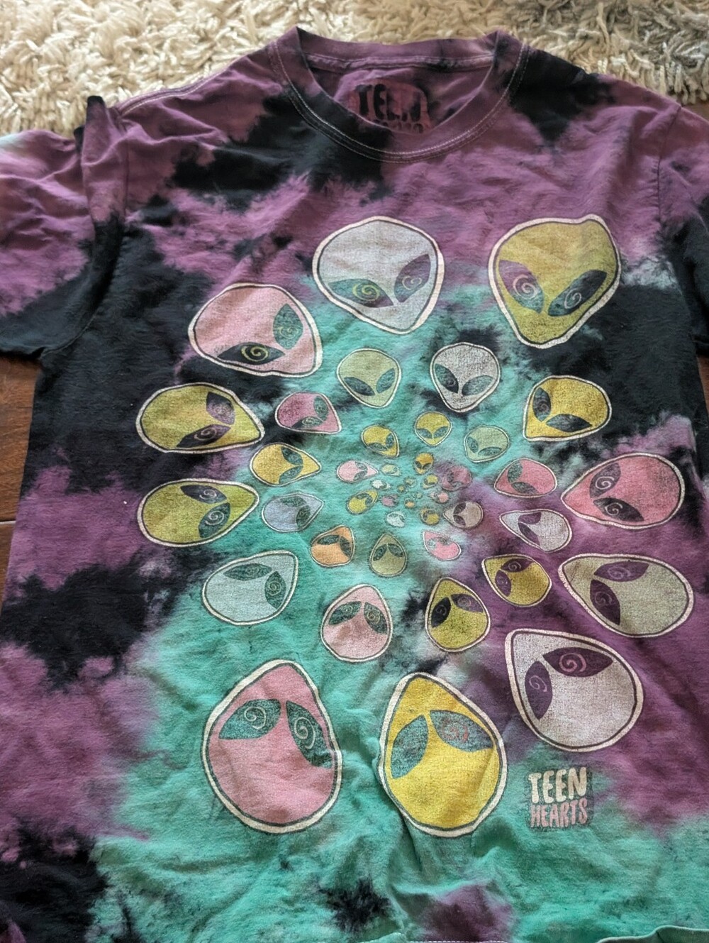 Teen Hearts Tie-Dye Alien Graphic Tee - Purple, Teal & Black